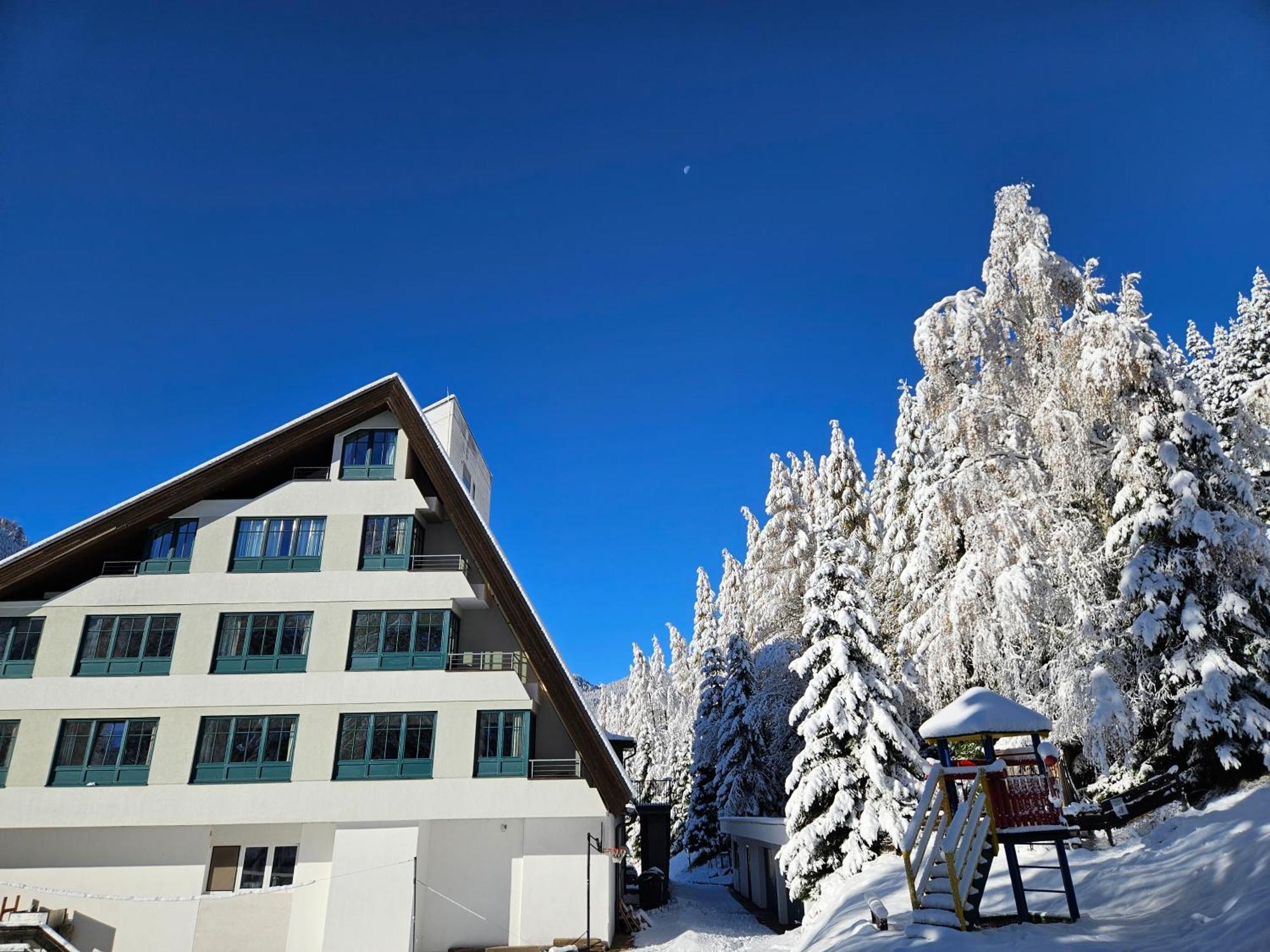 Kinder- Und Familienhotel Nockalm Innerkrems Exterior photo